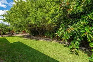 441 Countryside Dr, Naples, FL 34104 - Photo 23