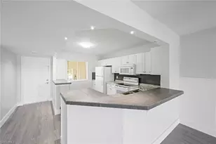 7800 Emerald Cir, Naples, FL 34109 - Photo 3