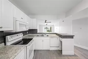 7800 Emerald Cir, Naples, FL 34109 - Photo 7