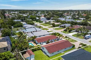 559 105th Ave N, Naples, FL 34108 - Photo 23