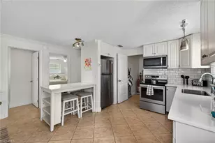 559 105th Ave N, Naples, FL 34108 - Photo 7