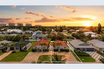 563 105th Ave N, Naples, FL 34108 - Photo 3