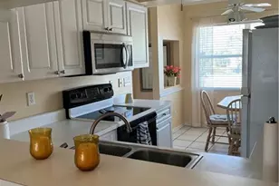 185 Grand Oaks Way, Naples, FL 34110 - Photo 9