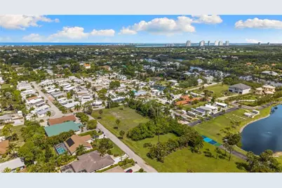 3116 Pine Tree Dr, Bonita Springs, FL 34134 - Photo 11