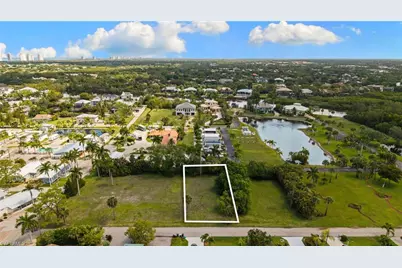 3090 Pine Tree Dr, Bonita Springs, FL 34134 - Photo 7