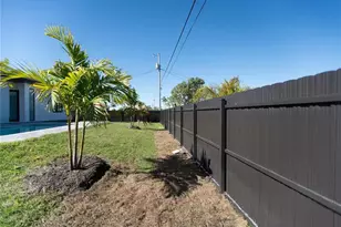 1817 NE 17th St, Cape Coral, FL 33909 - Photo 23
