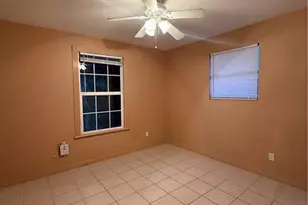 1006 NE 2nd Ave, Cape Coral, FL 33909 - Photo 3