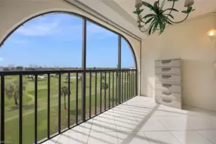 37 High Point Cir E, Naples, FL 34103 - Photo 9