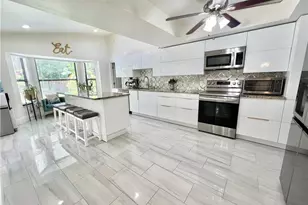 2499 River Reach Dr, Naples, FL 34104 - Photo 17