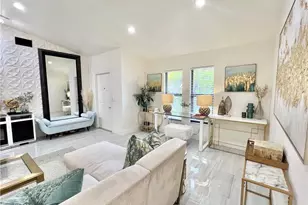 2499 River Reach Dr, Naples, FL 34104 - Photo 9