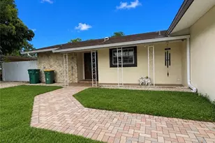 1964 42nd St SW, Naples, FL 34116 - Photo 3