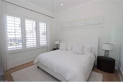675 2nd St S, Naples, FL 34102 - Photo 19