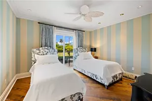 1400 Gulf Shore Blvd N, Naples, FL 34102 - Photo 17