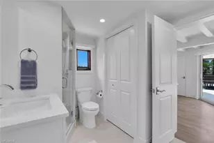 367 Mooring Line Dr, Naples, FL 34102 - Photo 25