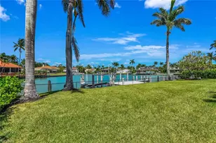 367 Mooring Line Dr, Naples, FL 34102 - Photo 33