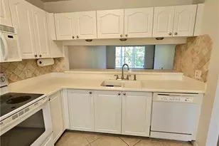 3001 Sandpiper Bay Cir, Naples, FL 34112 - Photo 5