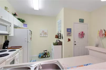 4236 Bellasol Cir #1021, Fort Myers, FL 33916 - Photo 5
