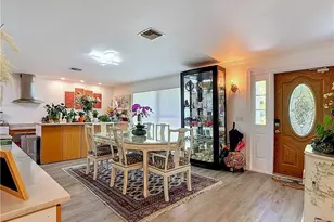 2280 Capri Ct, Naples, FL 34105 - Photo 5