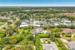 2280 Capri Ct, Naples, FL 34105 - Photo 3