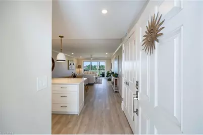 29 High Point Cir E #403, Naples, FL 34103 - Photo 5