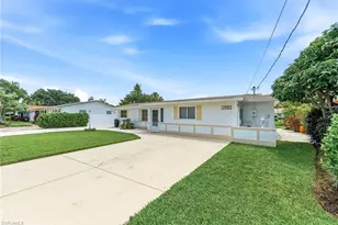 27051 Sun Aqua Ln, Bonita Springs, FL 34135 - Photo 3