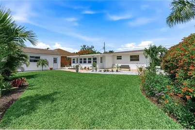 27051 Sun Aqua Ln, Bonita Springs, FL 34135 - Photo 21