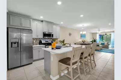 14695 Edgewater Cir, Naples, FL 34114 - Photo 9