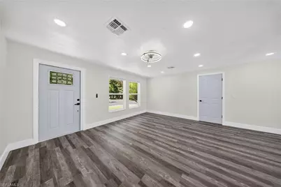 280 1st St NW, Naples, FL 34120 - Photo 9