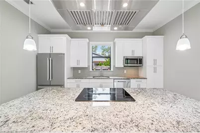 423 14th Ave NE, Naples, FL 34120 - Photo 9