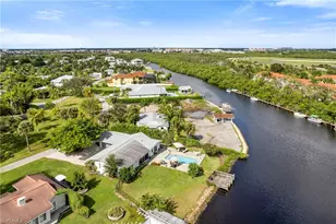 2271 Harbor Rd, Naples, FL 34104 - Photo 9