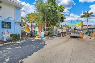 160 Palm St, Marco Island, FL 34145 - Photo 23