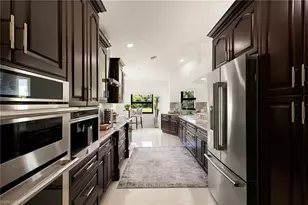 221 10th St SE, Naples, FL 34117 - Photo 11