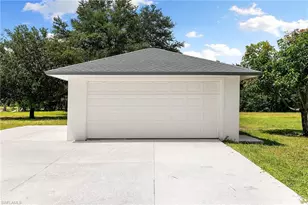 221 10th St SE, Naples, FL 34117 - Photo 39