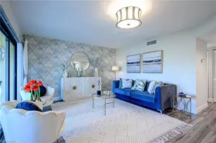 586 Beachwalk Cir, Naples, FL 34108 - Photo 13