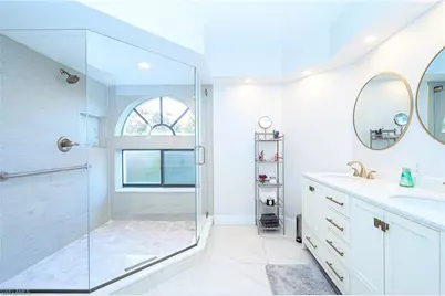586 Beachwalk Cir #O-205, Naples, FL 34108 - Photo 17