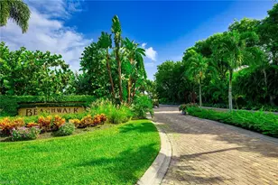 586 Beachwalk Cir, Naples, FL 34108 - Photo 25