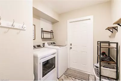 1019 SE 5th Pl, Cape Coral, FL 33990 - Photo 23