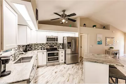1019 SE 5th Pl, Cape Coral, FL 33990 - Photo 9