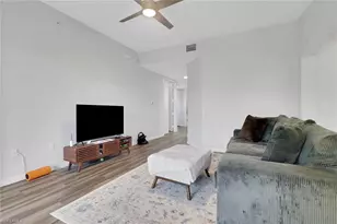 1335 Mariposa Cir, Naples, FL 34105 - Photo 7