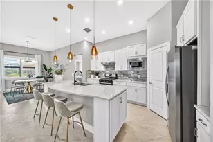 19649 Aqua View Ln, Fort Myers, FL 33913 - Photo 7