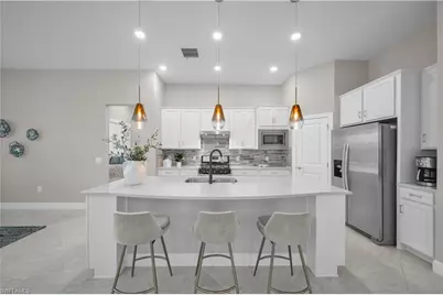 19649 Aqua View Ln, Fort Myers, FL 33913 - Photo 5