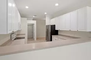 1817 Avian Ct, Naples, FL 34119 - Photo 9