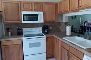 3001 Sandpiper Bay Cir, Naples, FL 34112 - Photo 3