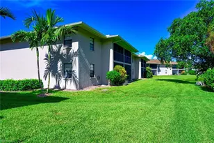 135 Cypress Way E, Naples, FL 34110 - Photo 5