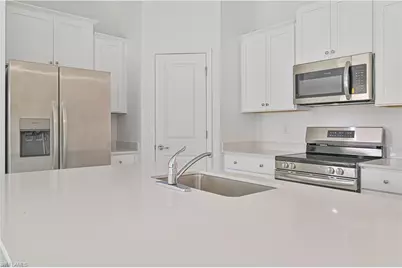 2901 SW 18th Pl, Cape Coral, FL 33993 - Photo 15