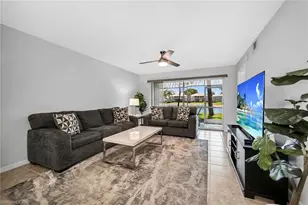 925 New Waterford Dr, Naples, FL 34104 - Photo 5