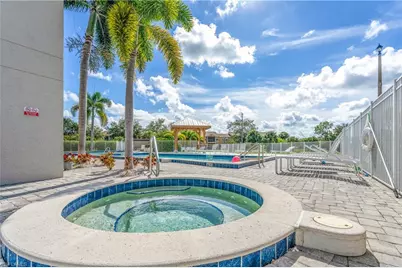 185 Santa Clara Dr #13, Naples, FL 34104 - Photo 15