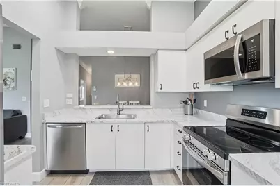 7360 Glenmoor Ln #304, Naples, FL 34104 - Photo 9