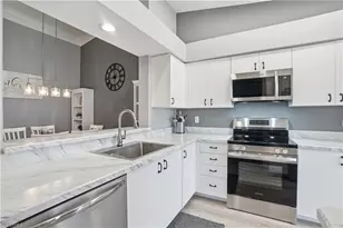 7360 Glenmoor Ln, Naples, FL 34104 - Photo 7