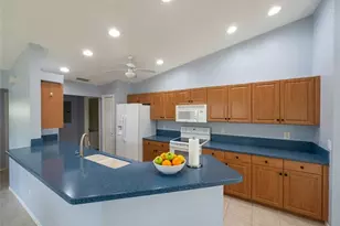 20068 Lake Vista Cir N, Lehigh Acres, FL 33936 - Photo 11